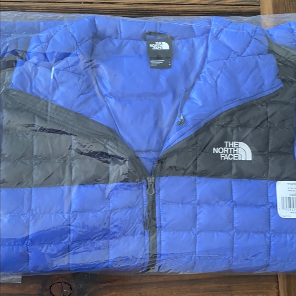 North Face Thermoball Coat- new with tags